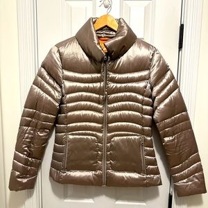 Bernardo Women’s Packable Down Jacket, gold/beige, size medium